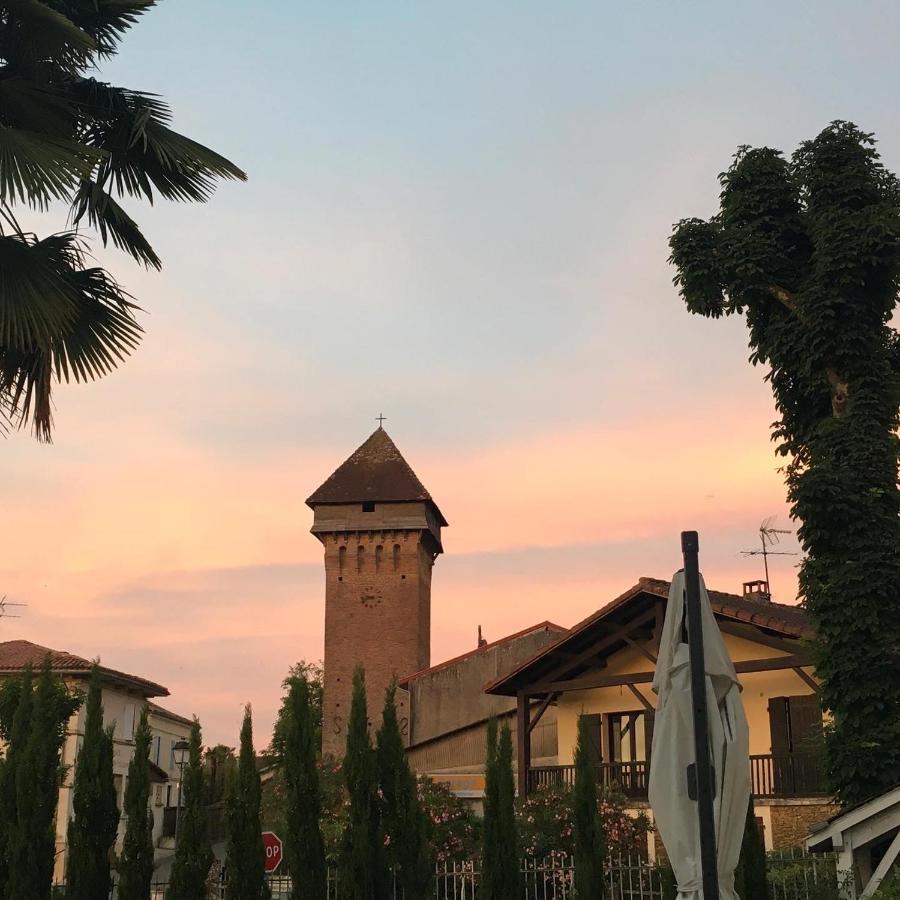 Maison D'Hotes Lassaubatju Hontanx Bagian luar foto